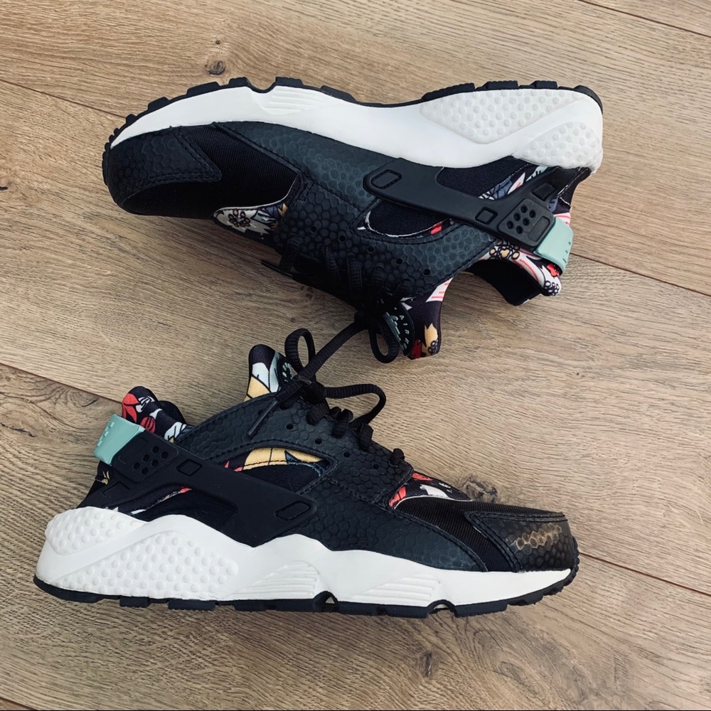 Nike Air Huarache Aloha